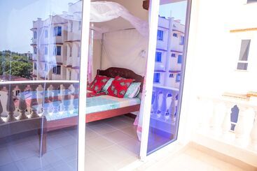 Safiri Kenya Home