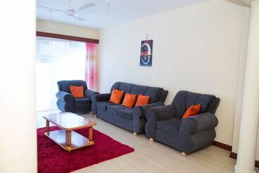 Safiri Kenya Home