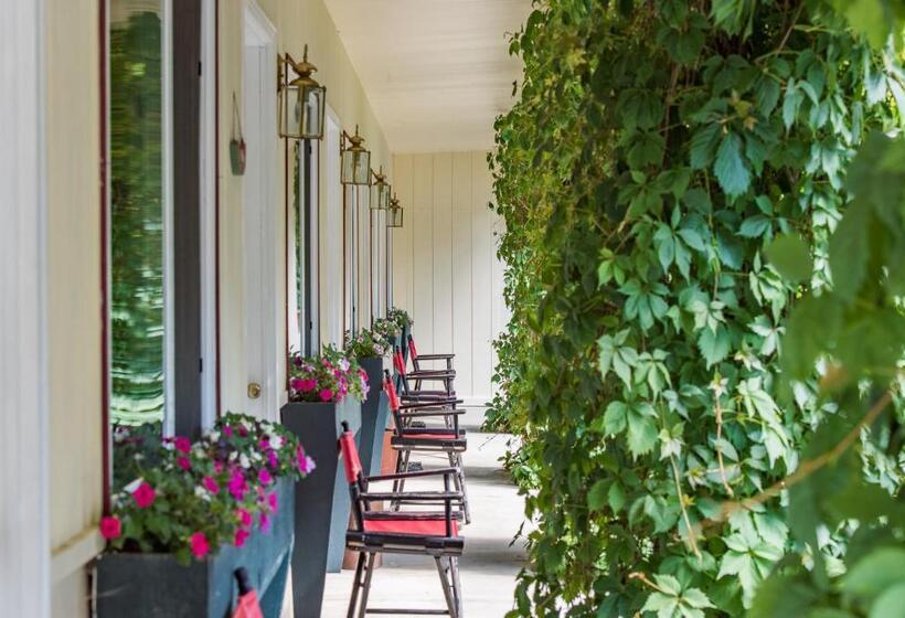 فندق صغير Emerald Valley Inn