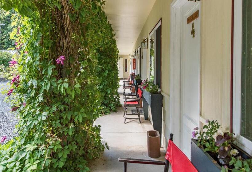 فندق صغير Emerald Valley Inn