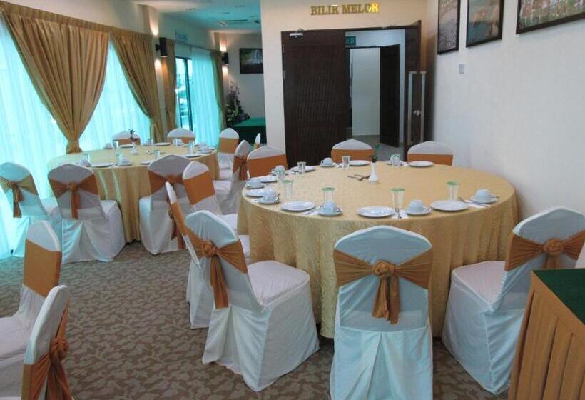 בית מלון כפרי Darulmakmur Scout Lodge