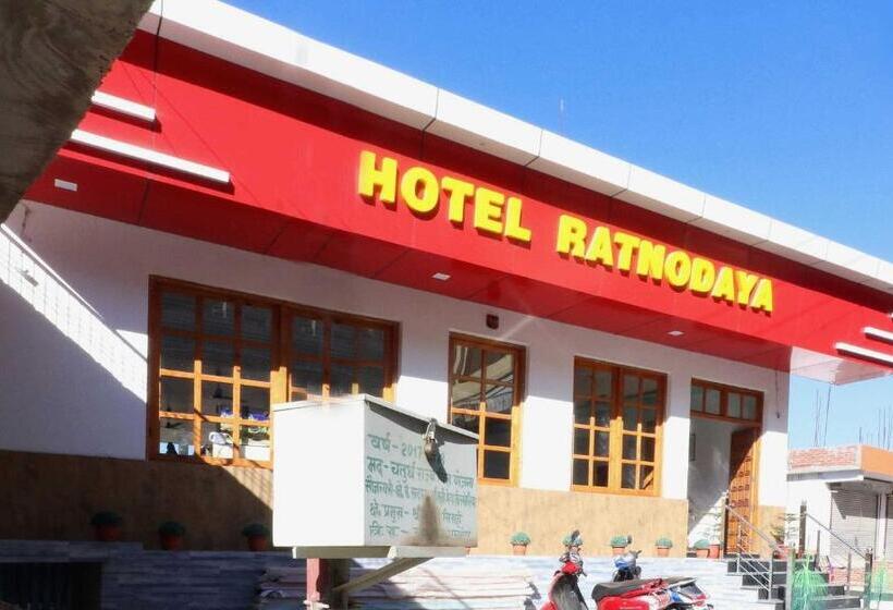 Oyo 26832 Hotel Ratnodaya