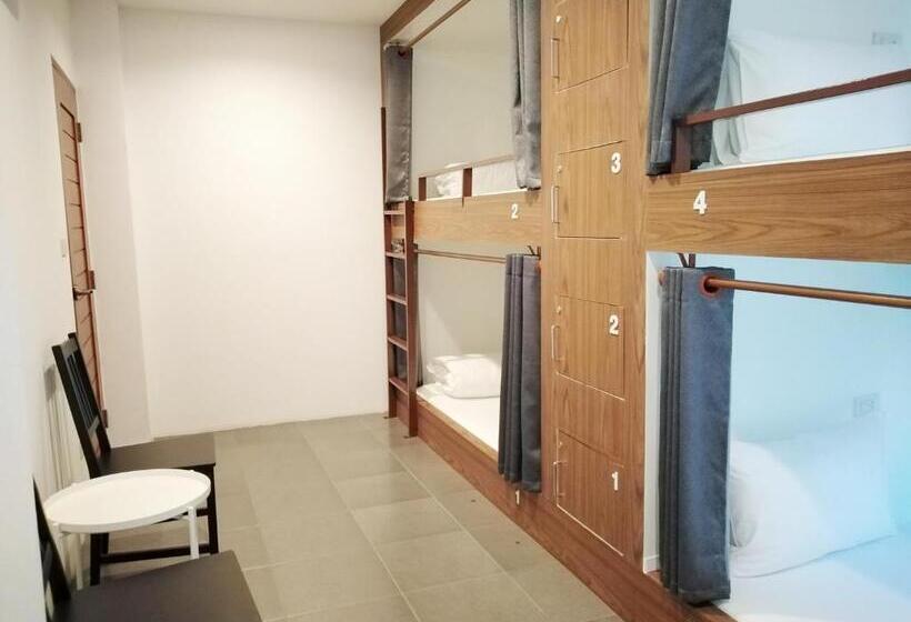 Wee Hostel