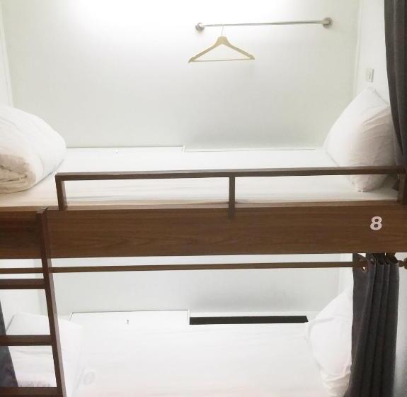 Wee Hostel