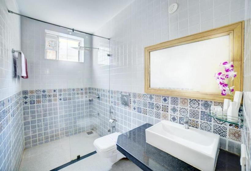 هتل Baywatch Express