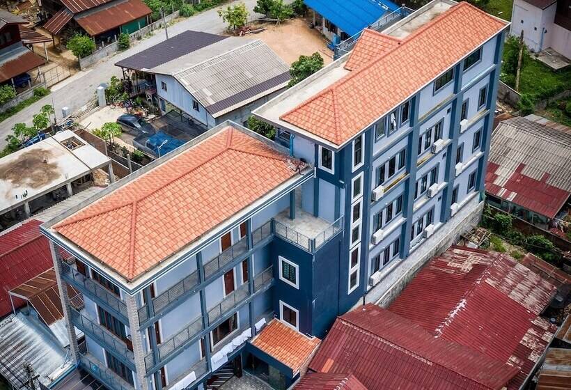 هتل Faraway Suites