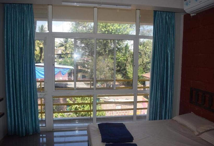 בית מלון כפרי Oasis Resort