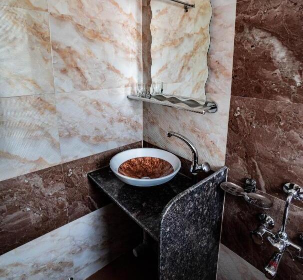 فندق Pooja Villa Suites Rooms And Pool, Igatpuri