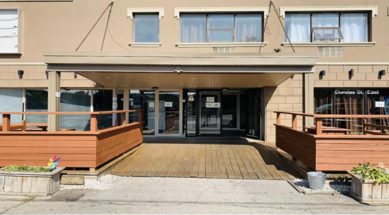 هتل Travelodge By Wyndham London Ontario