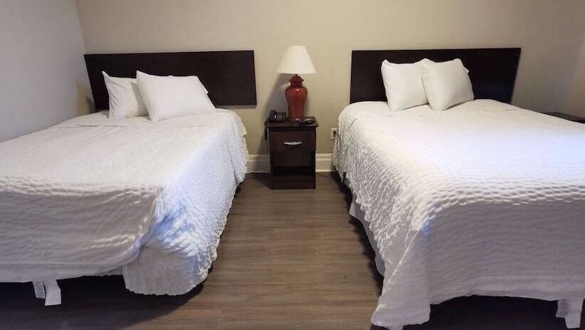 هتل Travelodge By Wyndham London Ontario