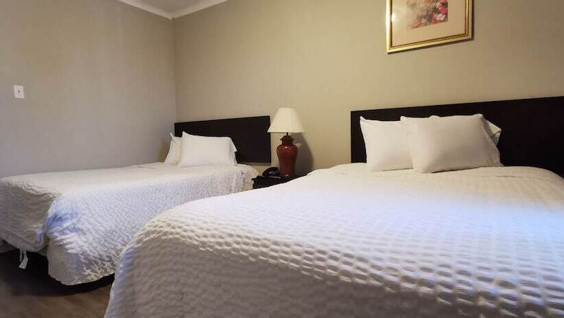 هتل Travelodge By Wyndham London Ontario