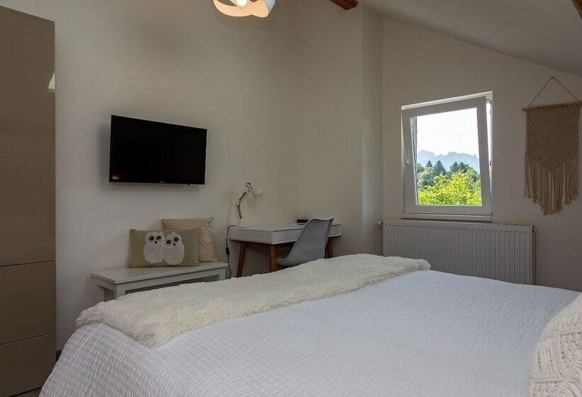 تختخواب و صبحانه Amodo Lodge
