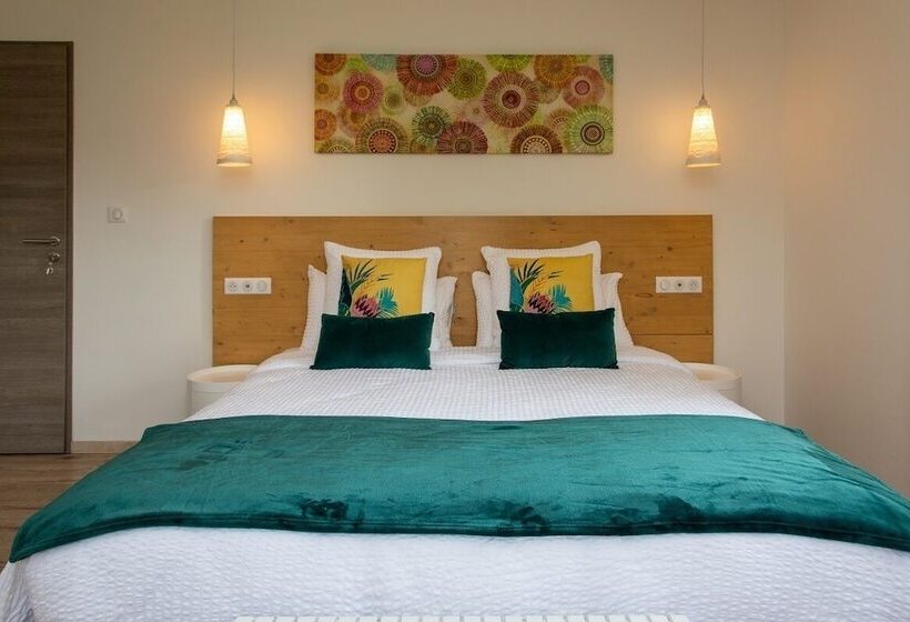 تختخواب و صبحانه Amodo Lodge