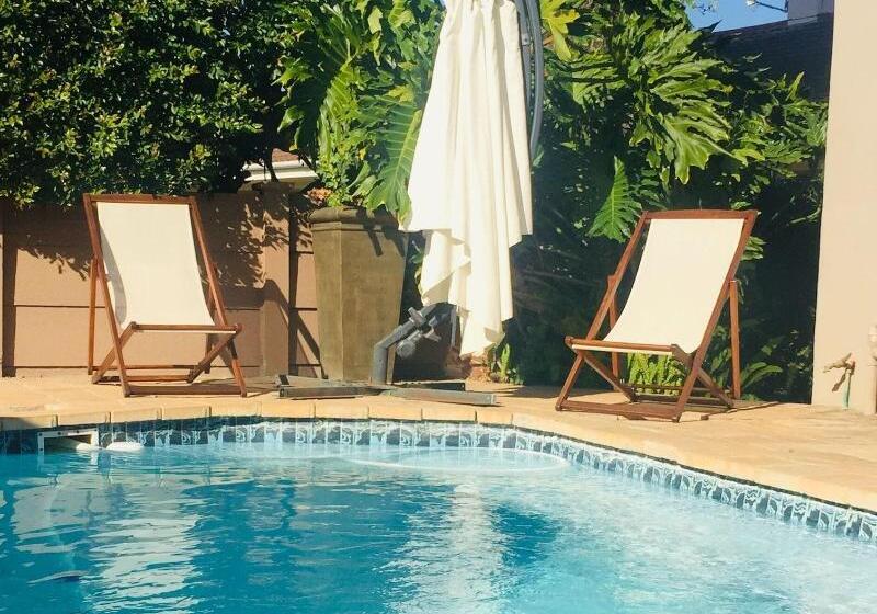 Dolphin Circle Bed And Breakfast