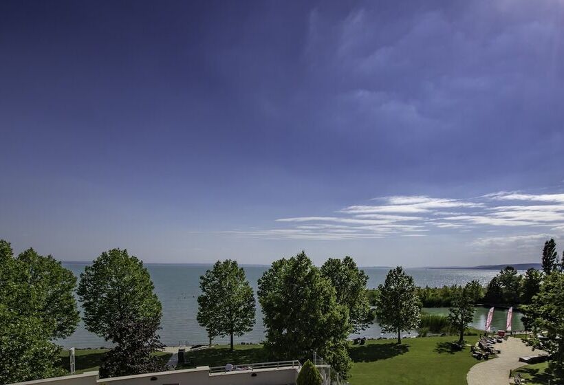 هتل Kenese Bay Garden Resort & Conference