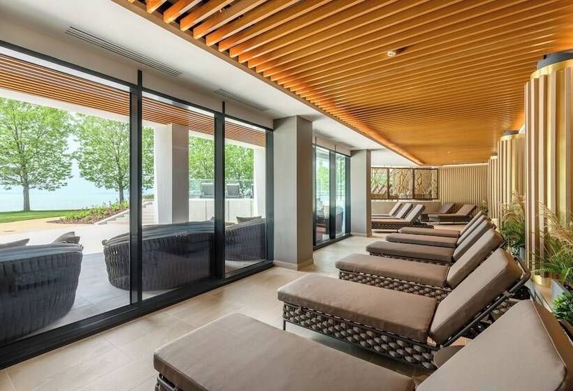 هتل Kenese Bay Garden Resort & Conference