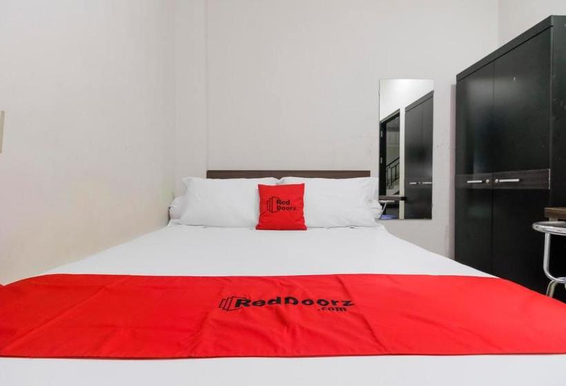 بنسيون Reddoorz Near Samarinda Central Plaza