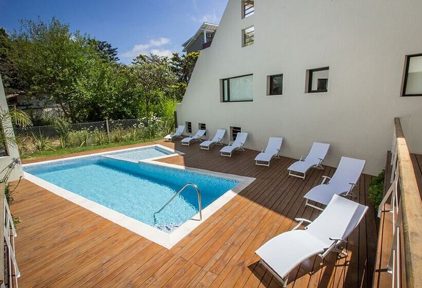 هتل Julieta Y El Mar