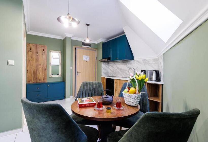 Avenue Hotel   Free Parking