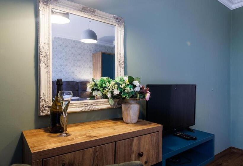 Avenue Hotel   Free Parking