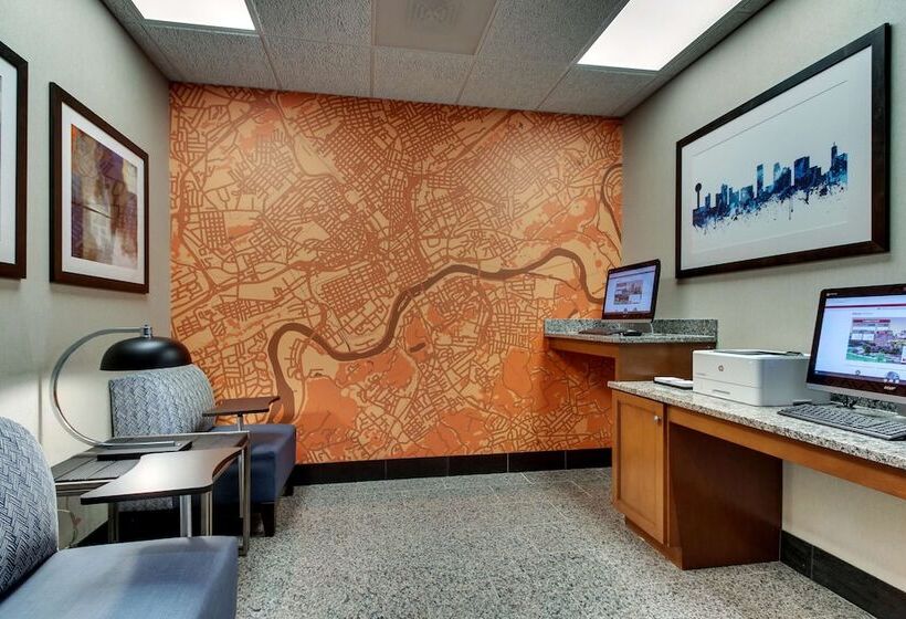 בית מלון כפרי Drury Inn & Suites Knoxville West