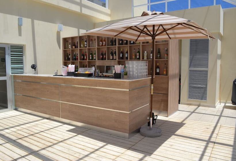 هتل Oscar Lescano   All Inclusive