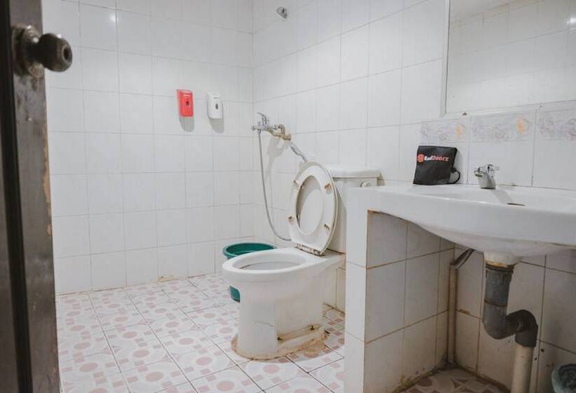 هتل Reddoorz Plus Near Jambi Prima Mall