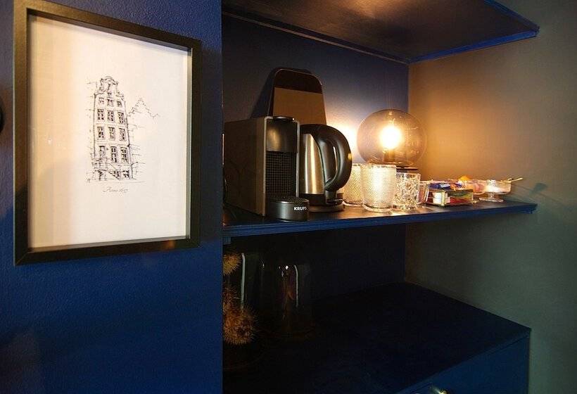 بنسيون 1637: Historic Canal View Suites