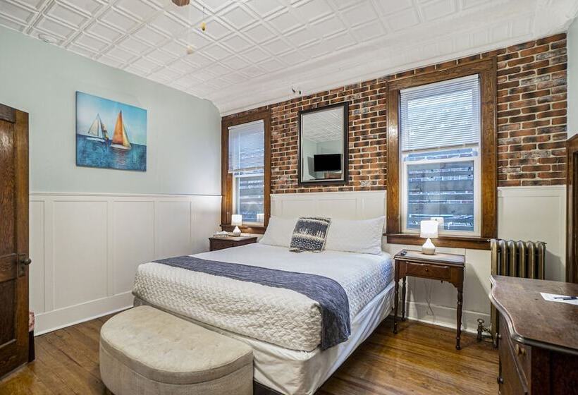 Historic Hotel Nichols