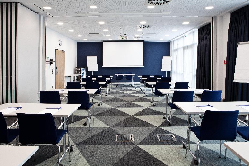 هتل Holiday Inn Express Oberhausen, An Ihg