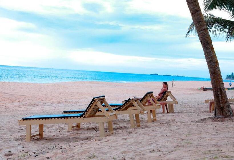 هتل Shenora Beach Resort