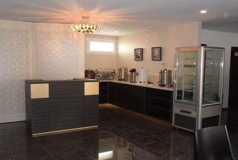 هتل Hôtel Hadil