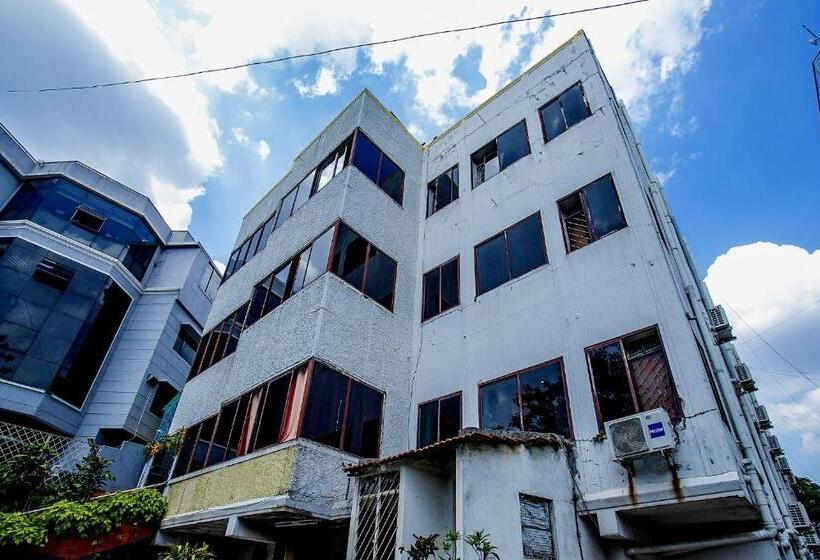 ホテル Oyo 18544 Amm Residency