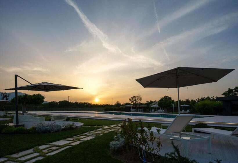 هتل Secret Garden Resort & Spa