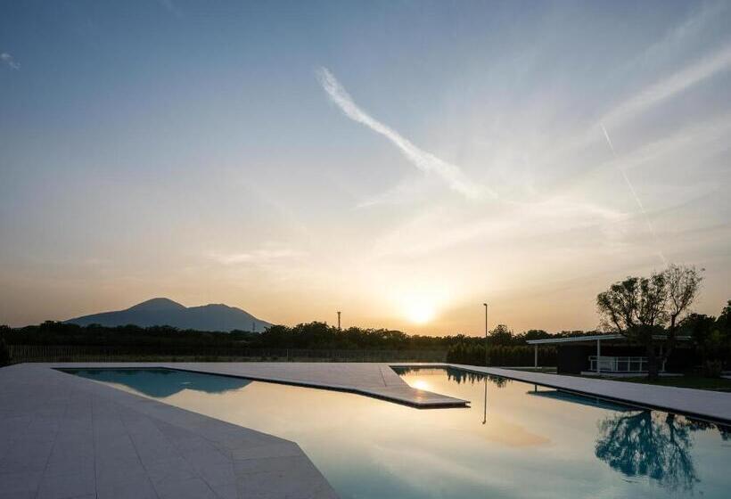 هتل Secret Garden Resort & Spa