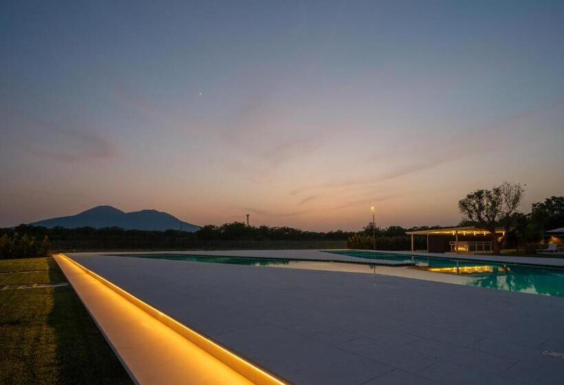 هتل Secret Garden Resort & Spa