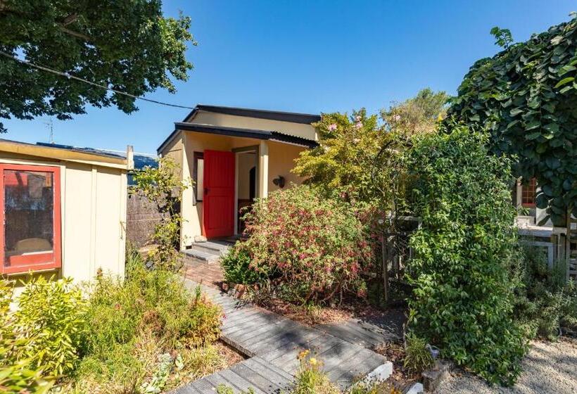 צימר Shy Cottage And Studio
