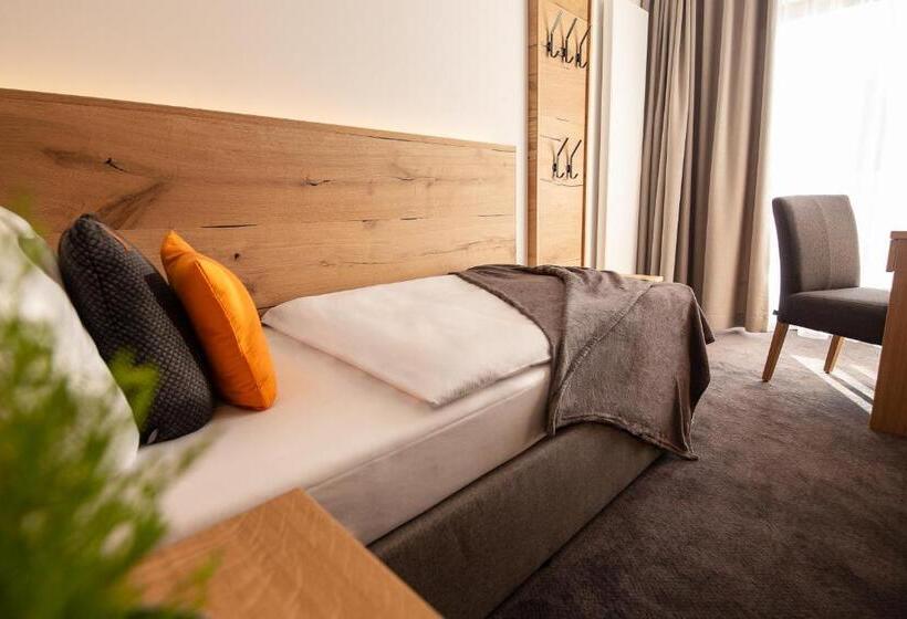 Отель Tannenhaus