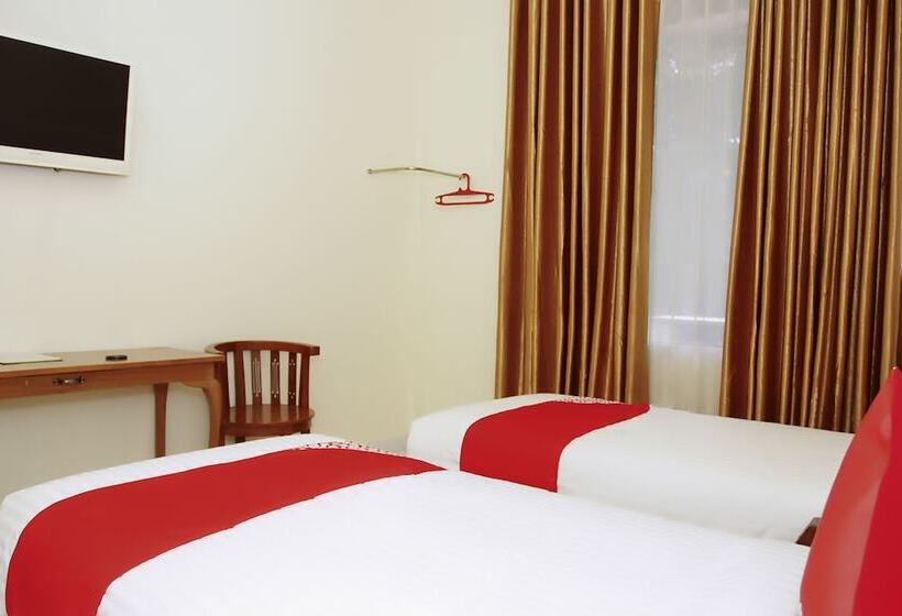هتل Oyo 236 Penginapan Rumah Hijau