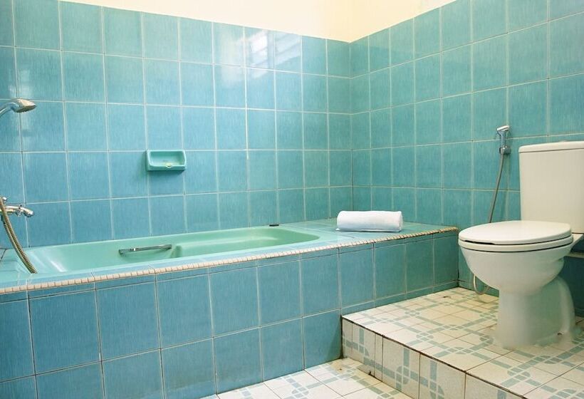 هتل Oyo 236 Penginapan Rumah Hijau