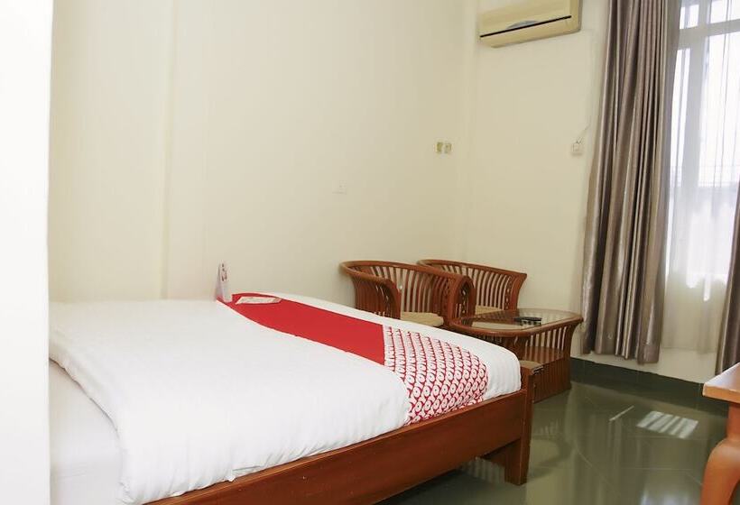هتل Oyo 236 Penginapan Rumah Hijau