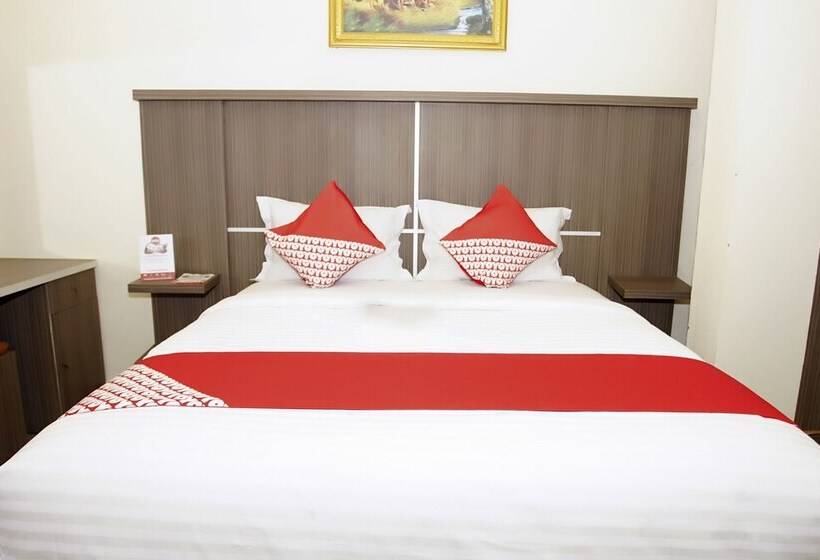 هتل Oyo 236 Penginapan Rumah Hijau