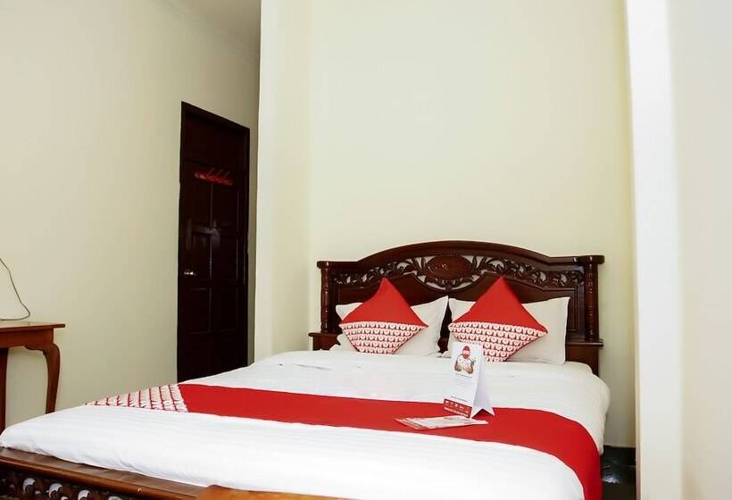 هتل Oyo 236 Penginapan Rumah Hijau
