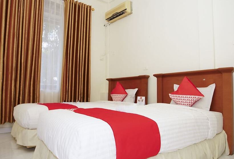 هتل Oyo 236 Penginapan Rumah Hijau