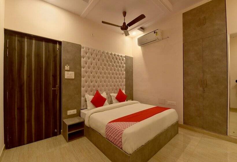 Hotel Oyo 23085 Baba