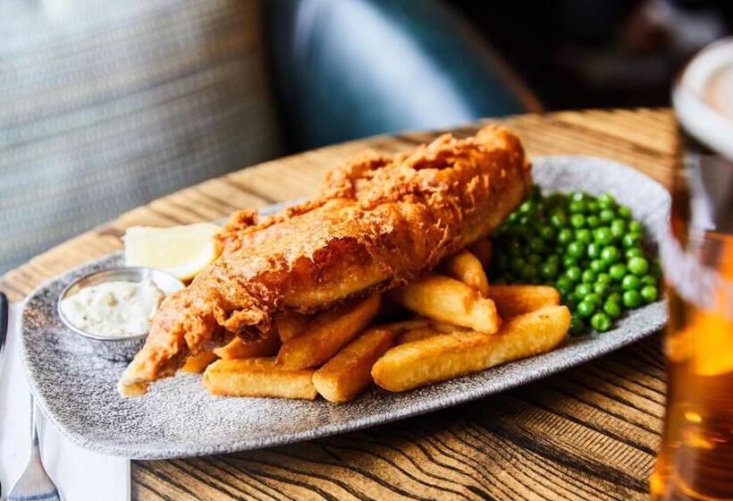 Отель The Wellington Arms