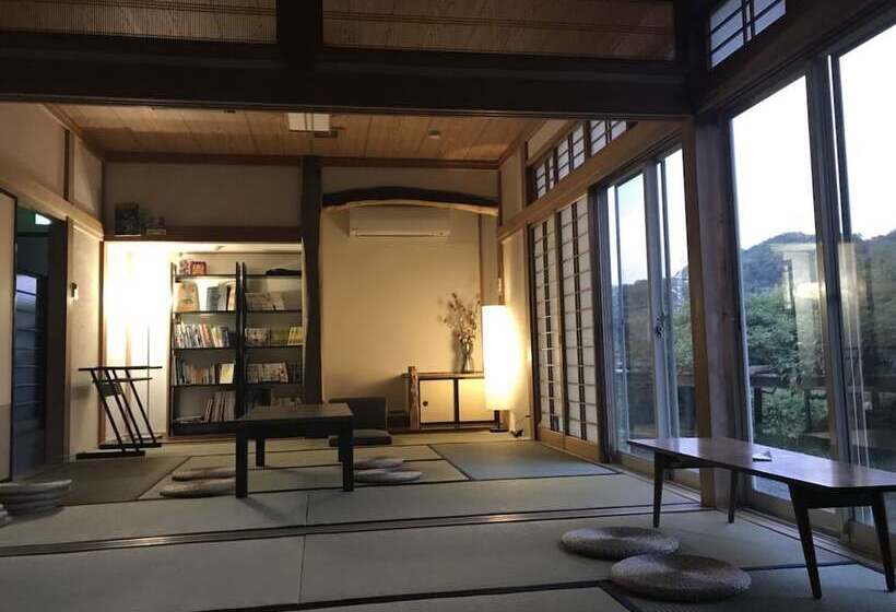 بنسيون Guesthouse Lahar  Hostel