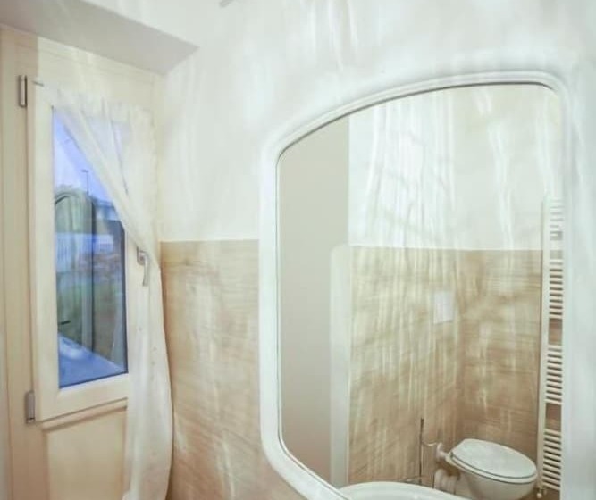 تختخواب و صبحانه Garda Relais Antica Romelia