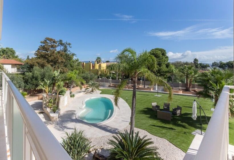 تختخواب و صبحانه Villa Furoa