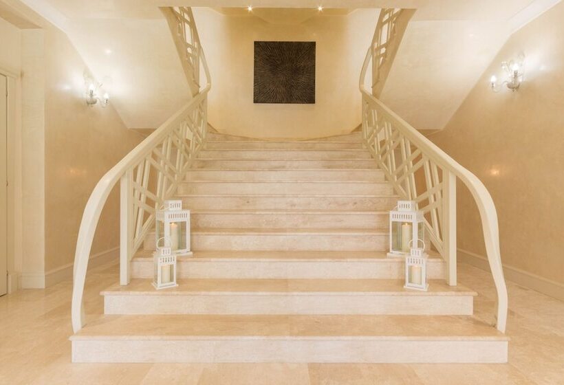 تختخواب و صبحانه Villa Furoa